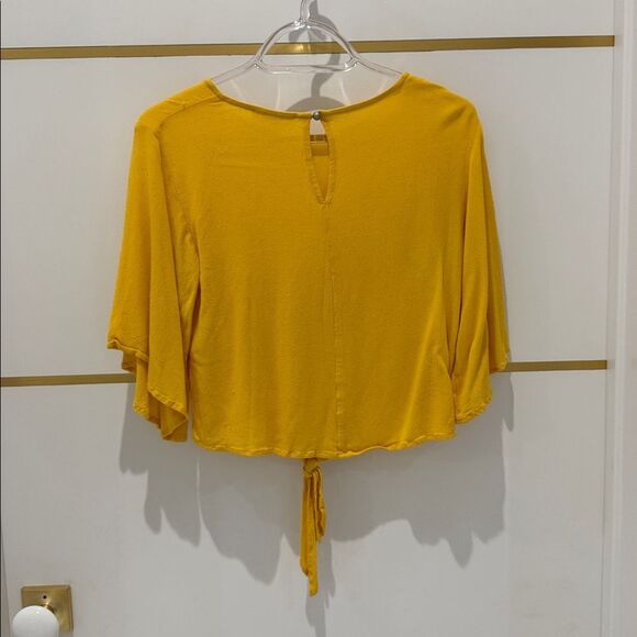ELODIE nordstrom yellow short sleeve top mustard crop top front tie shirt - Picture 2 of 10